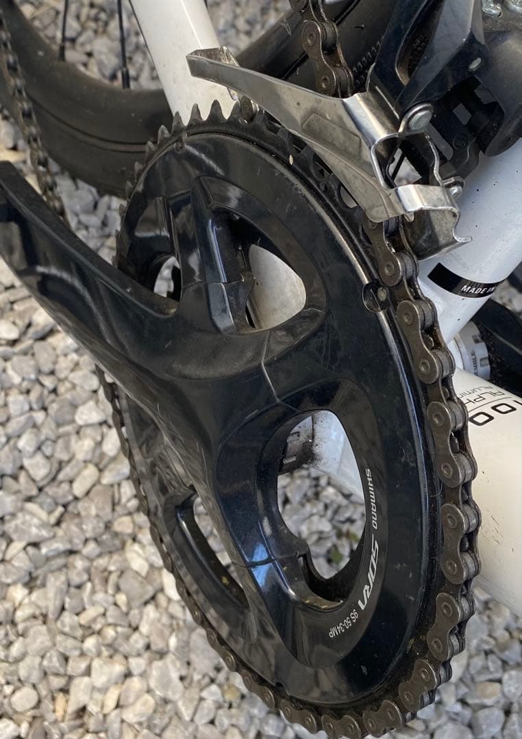 TREK ロードバイク　ホワイト　ライト、テールライト、ワイヤーロック付き