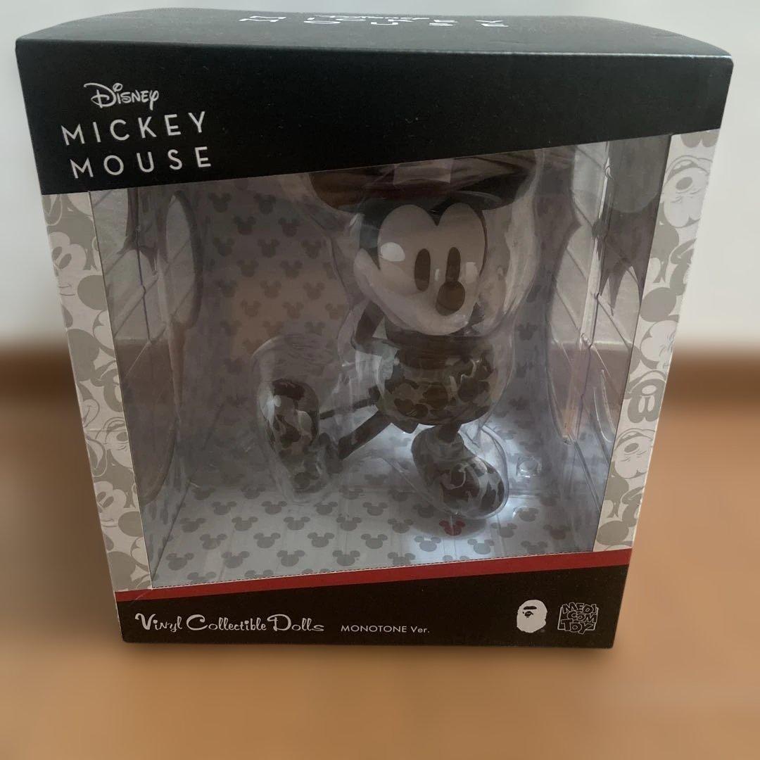 【新品未使用】アベイシングエイプ　ミッキーマウス　フィギュア　モノトーンVer