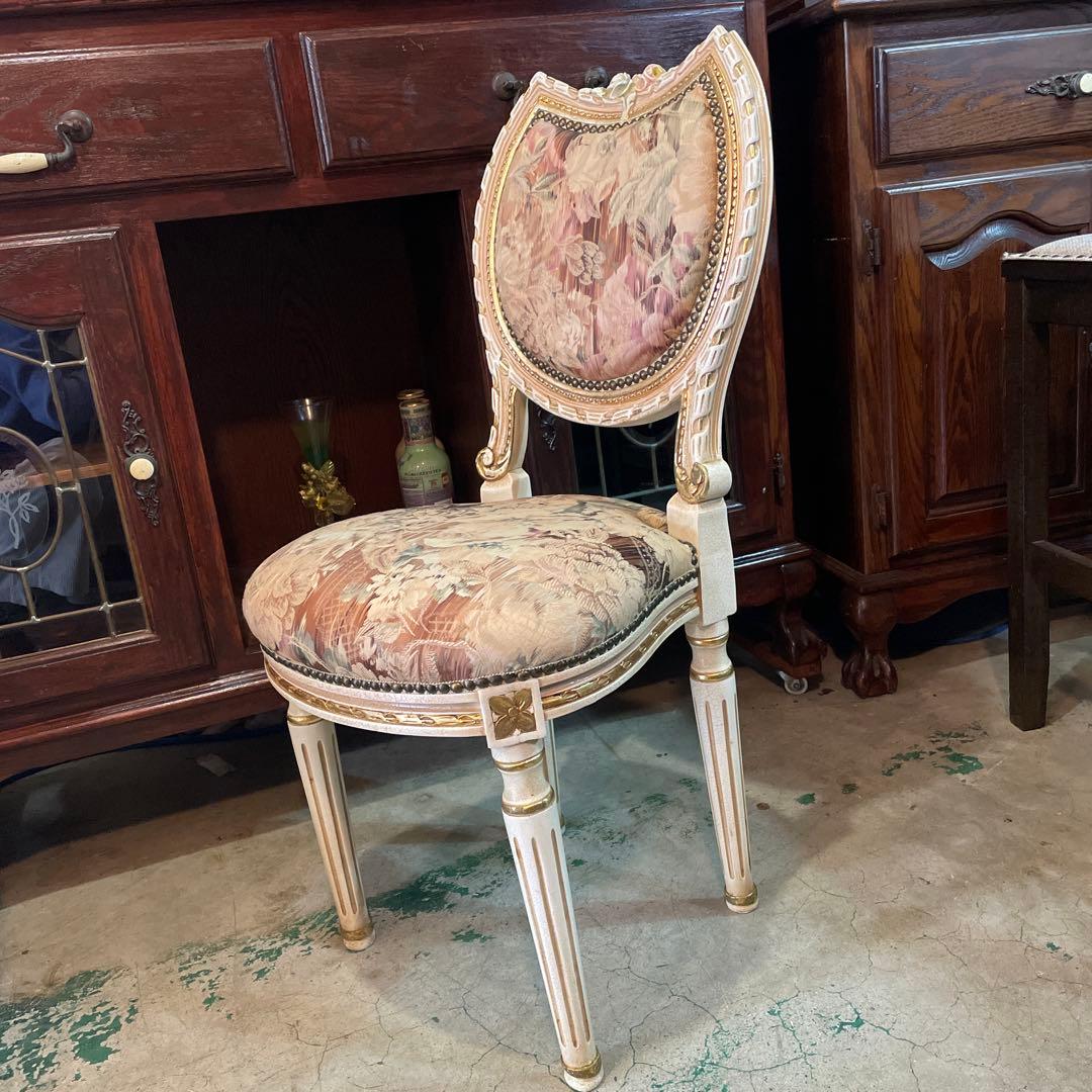 イタリア製・ロココ調チェアー・金彩・鋲打ち