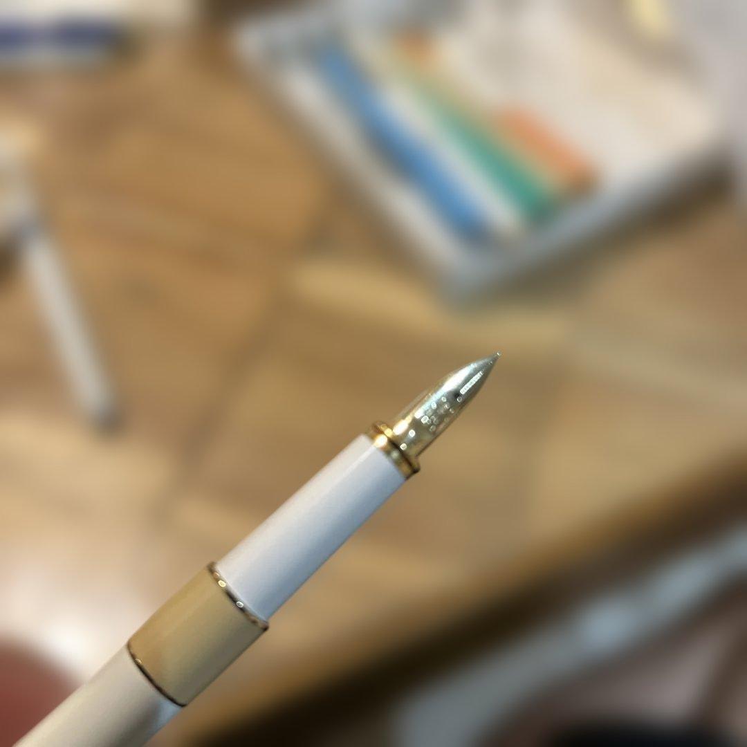 Courreges万年筆4本セット、ペン先14k