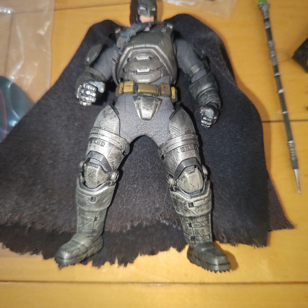 mezco one:12collective アーマードバットマン