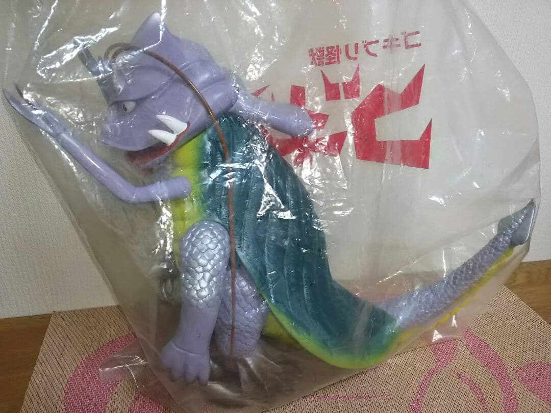 希少品　500個限定　イワタニ　ゴキブリ怪獣　ゴキドン　ソフビ　フィギュア