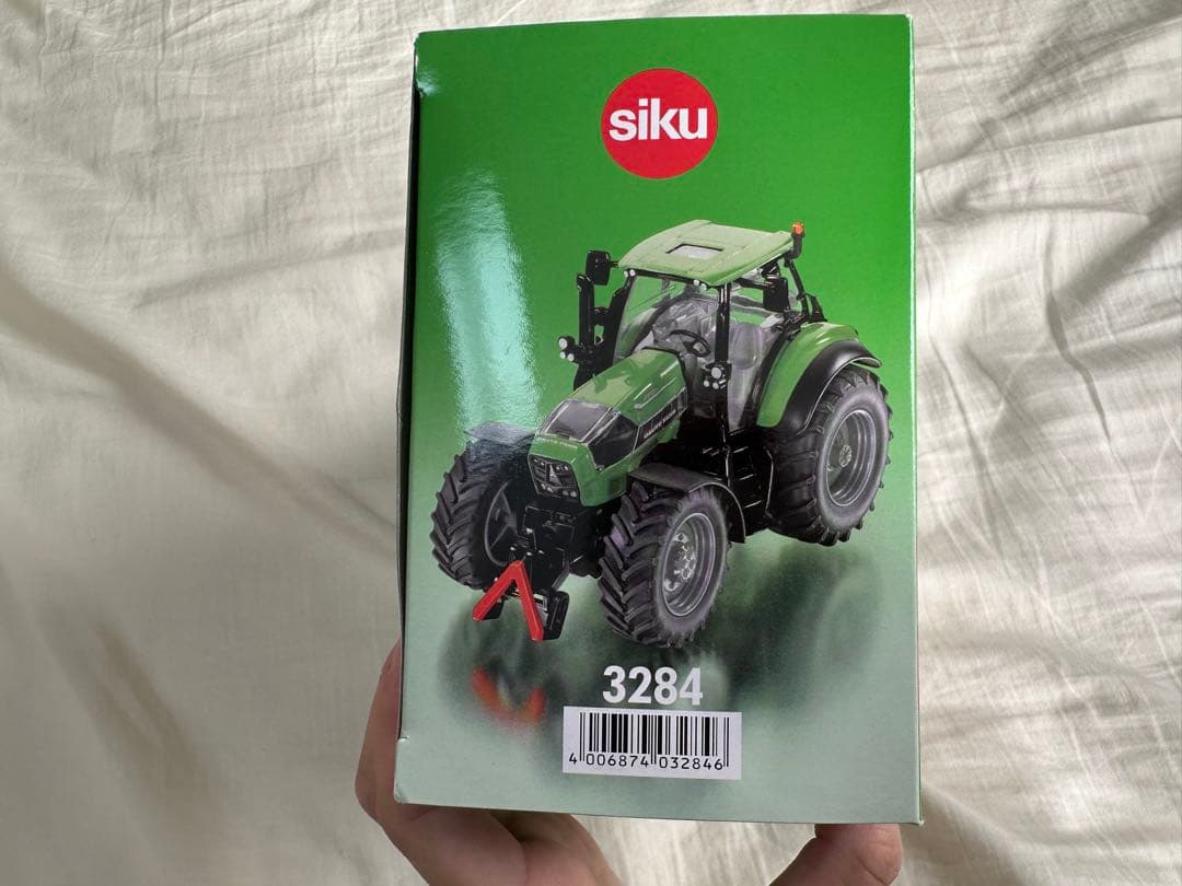 siku 1/32 トラクター