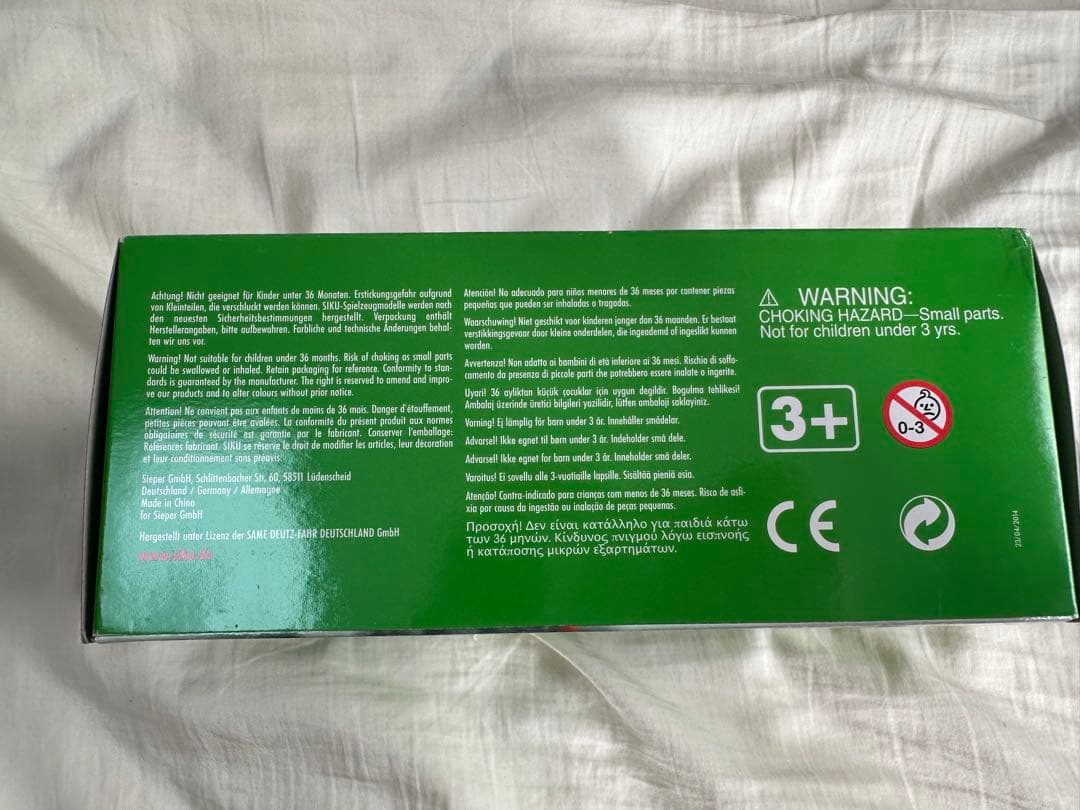 siku 1/32 トラクター