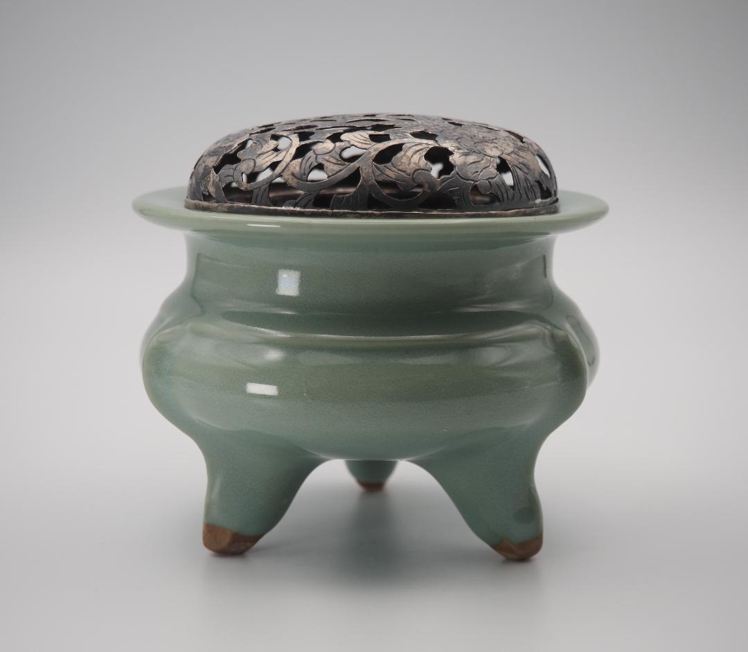 二代諏訪蘇山 青磁 袴腰香炉 純銀透彫火舎 共箱