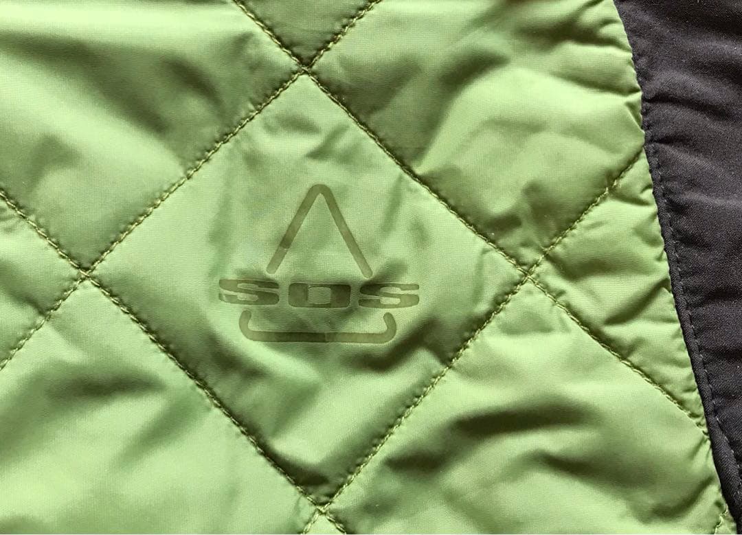 ＳＯＳ　インサレーション　ジャケット　サイズＭ　ミッドレイヤー