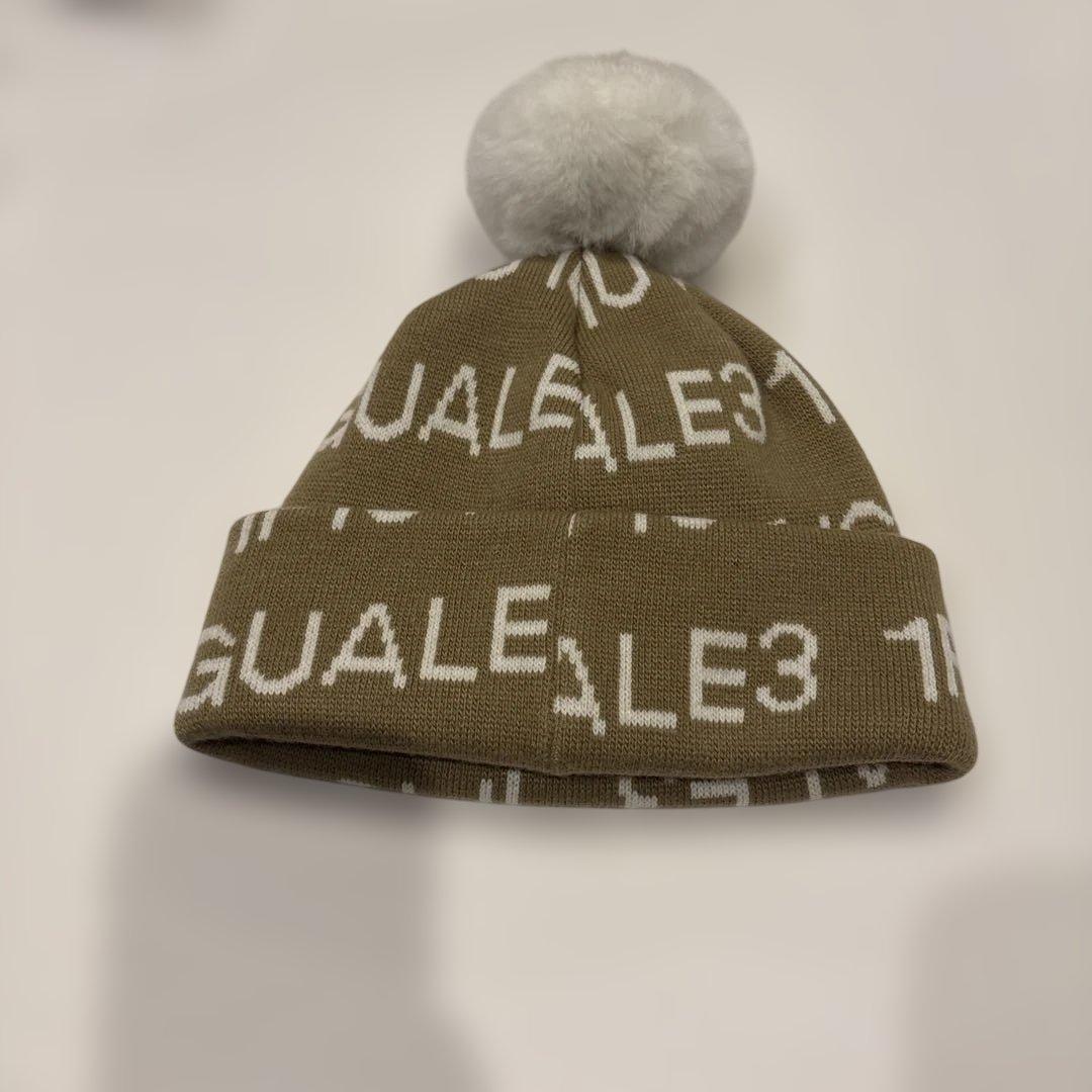 1PIU1UGUALE3ウノピゥウノウグァーレトレ ニットキャップ　フリーサイズ