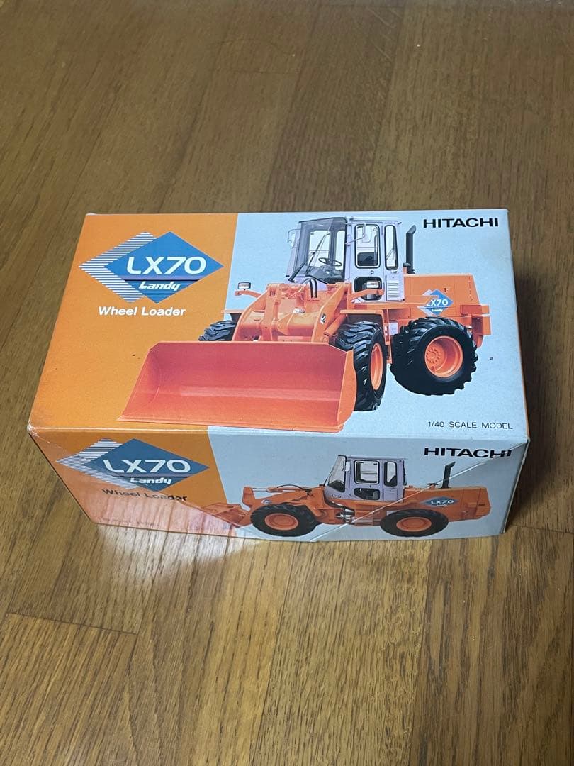 HITACHI LX70 ホイールローダー 1/40スケール