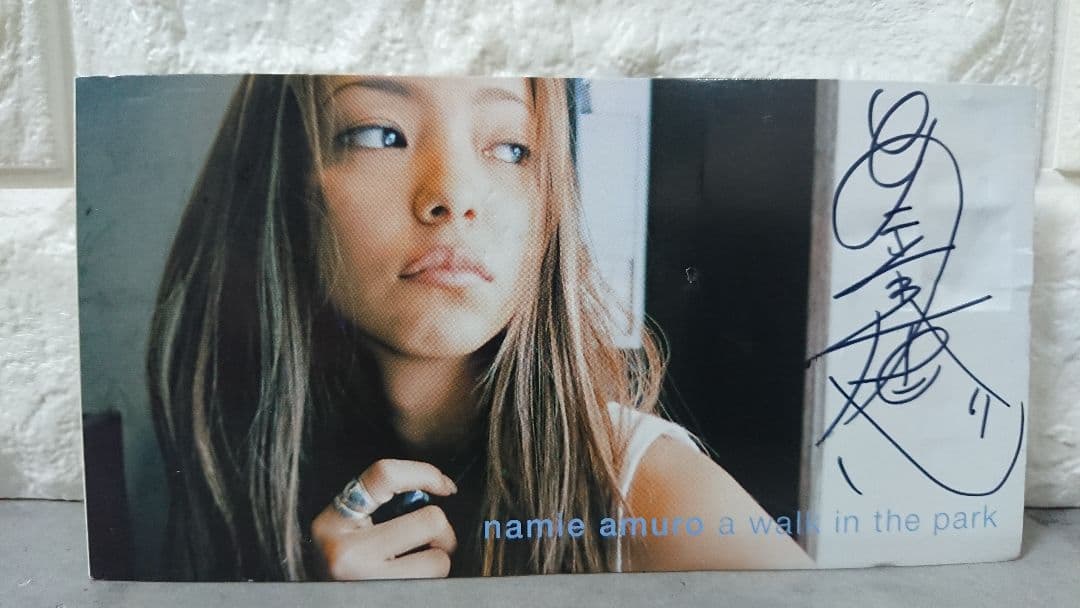 激レア 安室奈美恵 直筆サイン入り CD a walk in the park