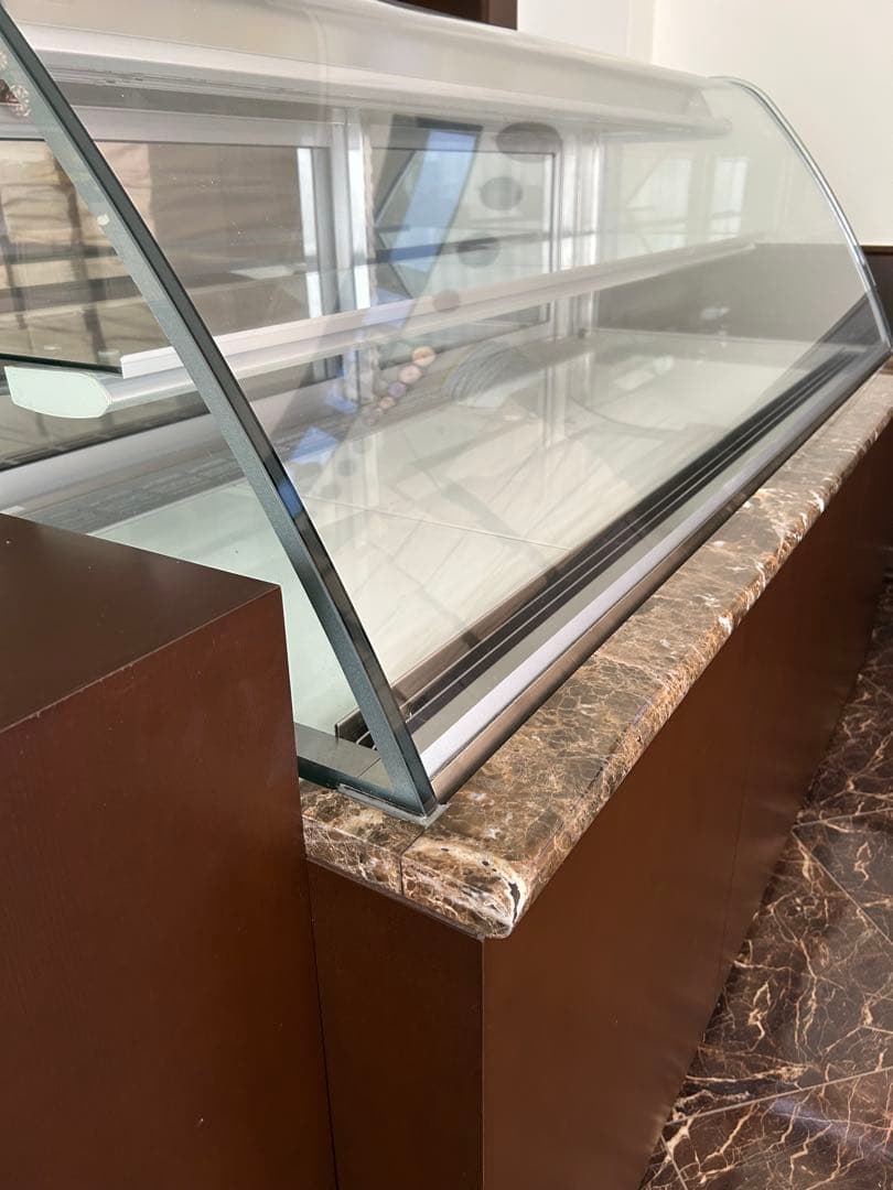 パティスリー　ケーキ屋　冷蔵ショーケース ガラス製　ダイヤ社　焼き菓子　ギフト