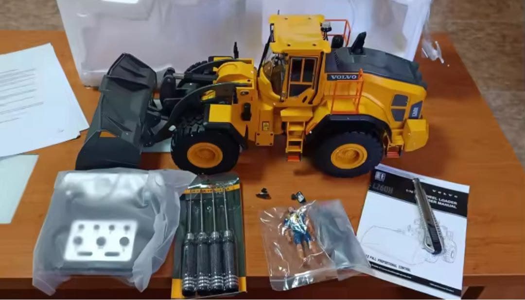 L260H 1/16スケール RCローダー サウンドライト リモートコントロール