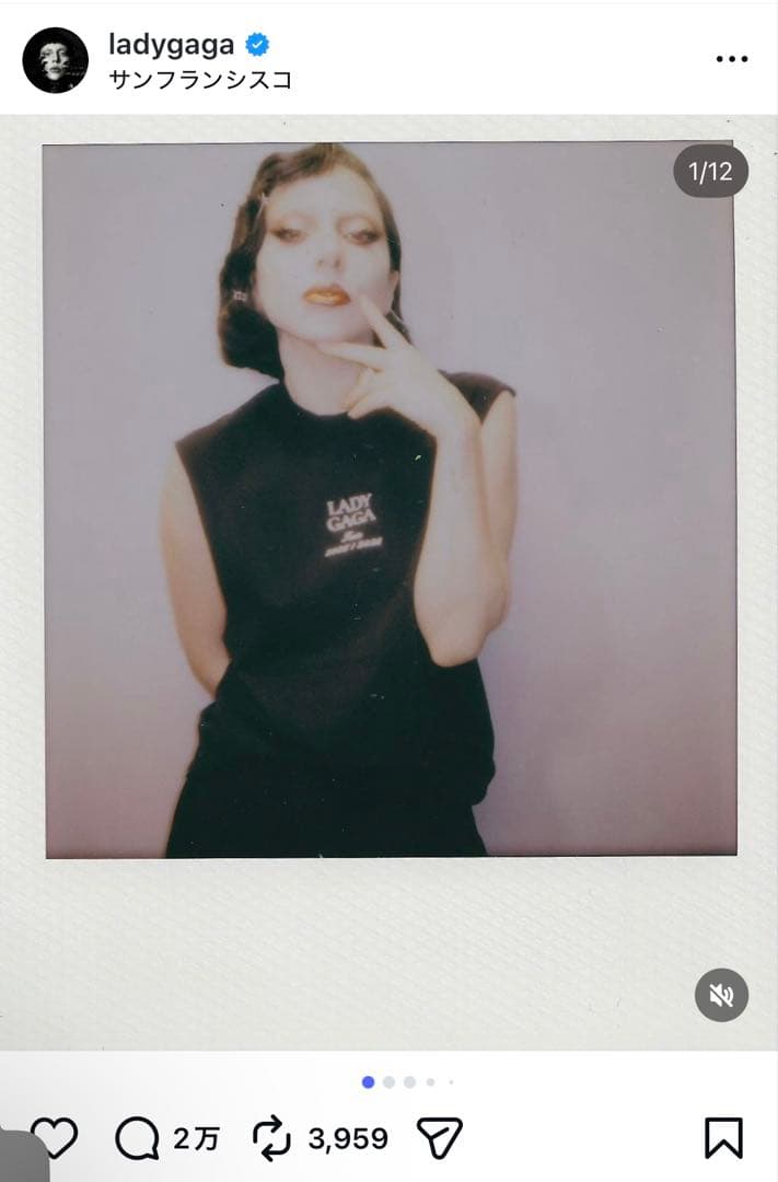 LADY GAGA ノースリーブTシャツ 本人着用と同型？