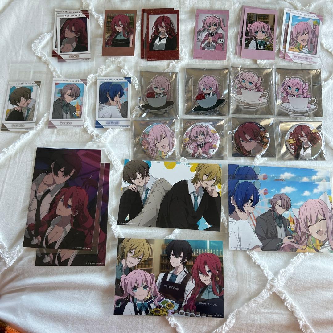 アニメキャラクター 缶バッジ・ポストカードセット