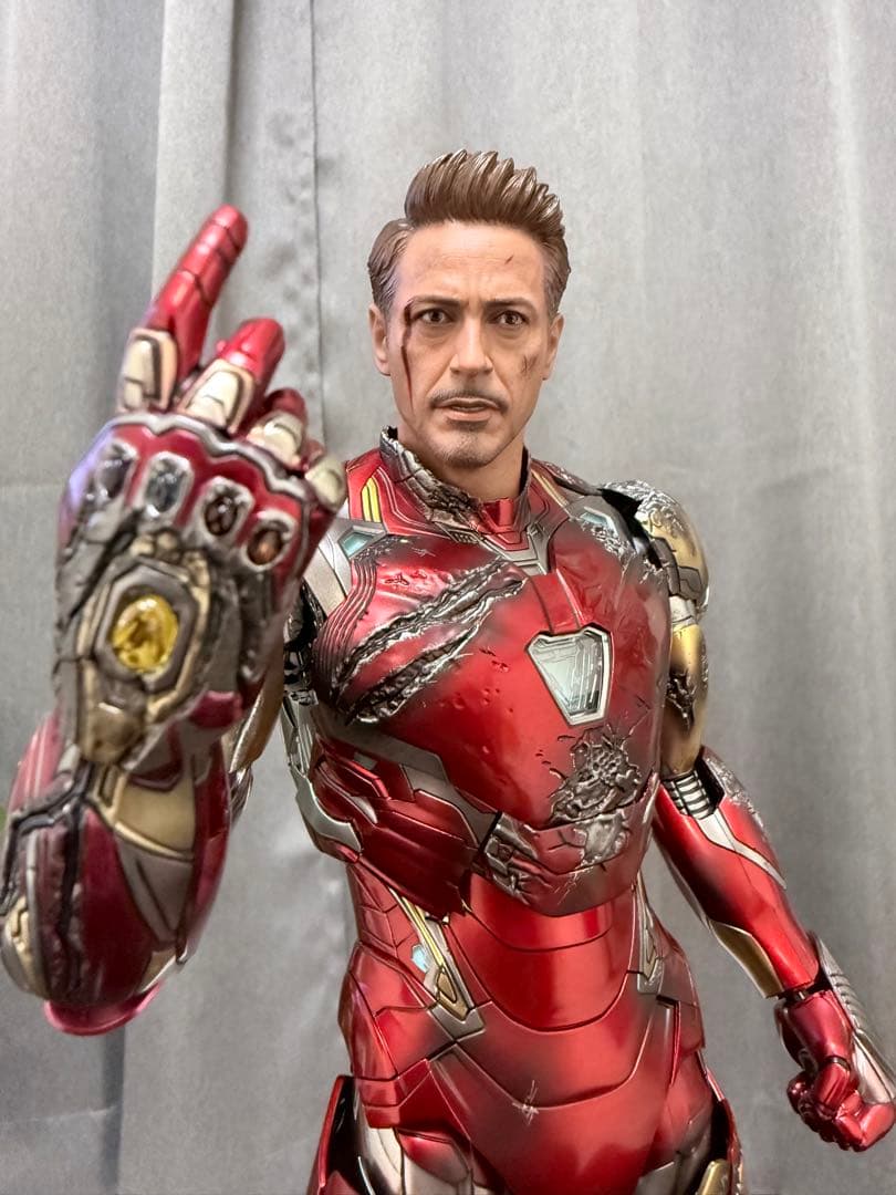 ト*ム様 ホットトイズ　アベンジャーズ　アイアンマン・マーク８５（バトルダメージ