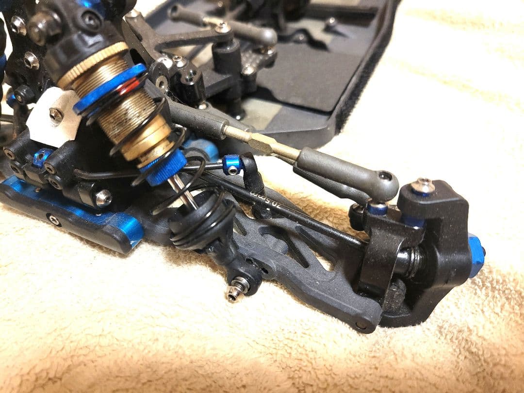 RCシャーシ 1/10 アソシ B74.1 中古シャーシ