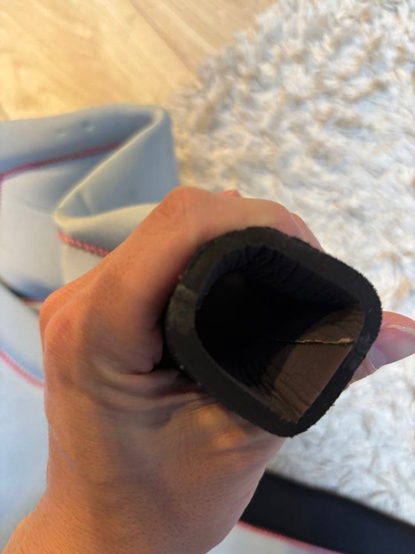 ウェットスーツ、ドライスーツ、ケースの3点セット