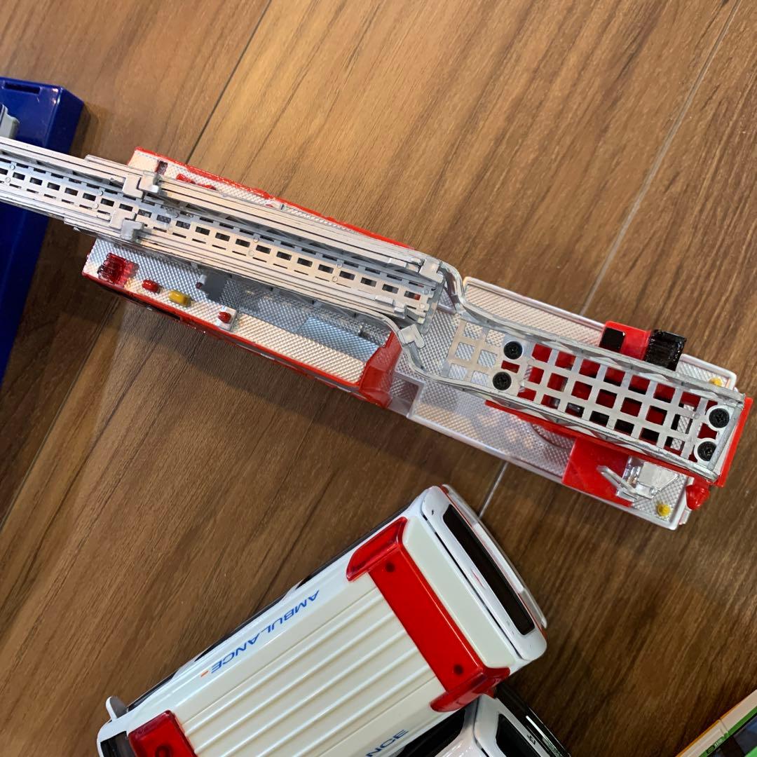 ダイヤペット　ミニカー　警視庁　幼稚園バス　都営バス　ハシゴ車　新幹線