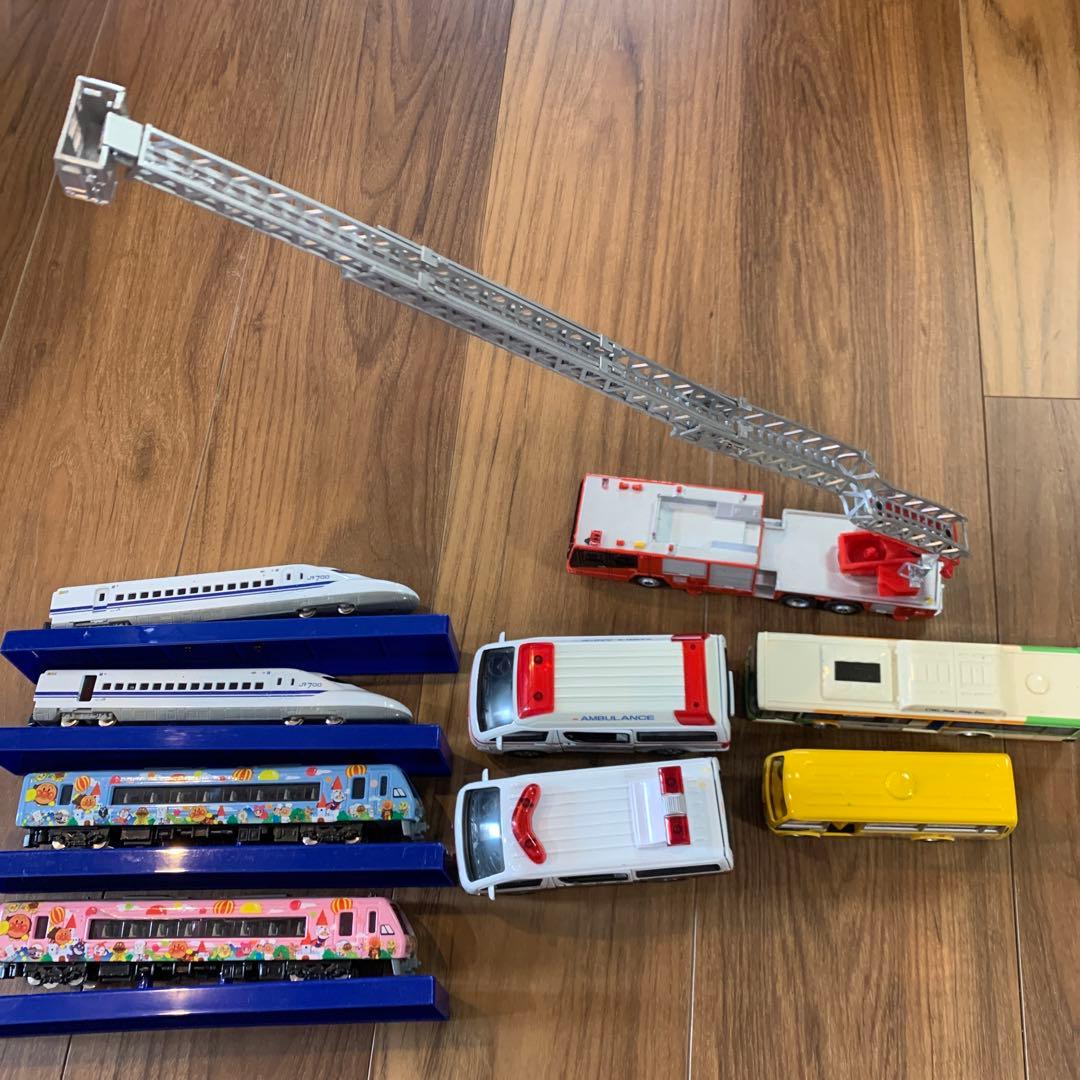 ダイヤペット　ミニカー　警視庁　幼稚園バス　都営バス　ハシゴ車　新幹線