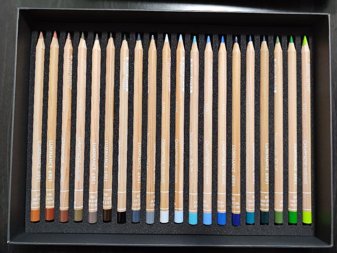 CARAN D'ACHE LUMINANCE 6901 40色 ルミナンス色鉛筆