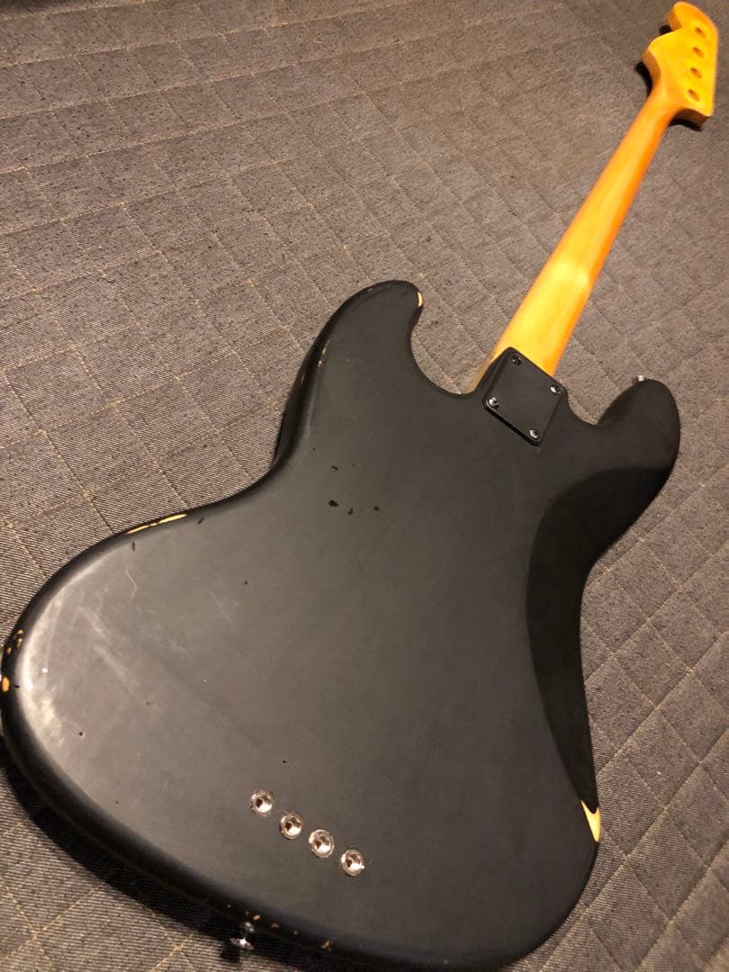 マットブラックのベース