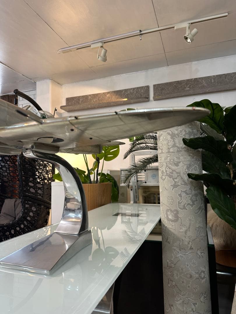 【東京23区配送無料】定価20万円　模型　アルミ　飛行機　卓上　スピットファイア