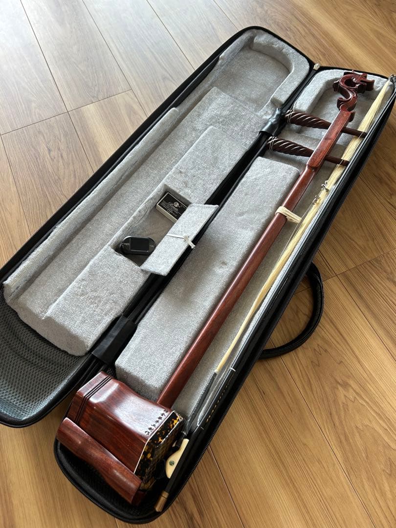 Nora　値下げ⭐️美品　二胡 ケース付き