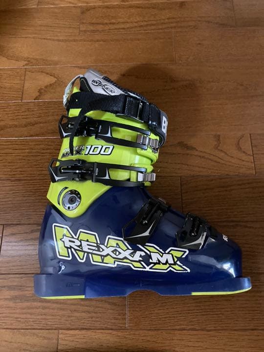 スキーブーツ　レグザム　ブースター付き