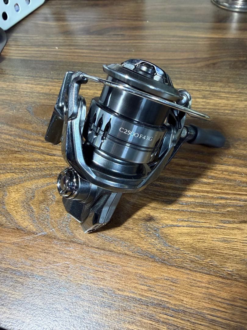 ほぼ未使用 シマノ 25コンプレックスXR c2500 F4 XG