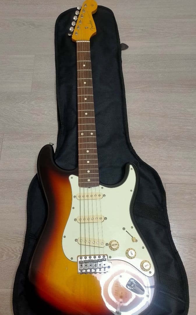 fender ストラトキャスター エレキギター