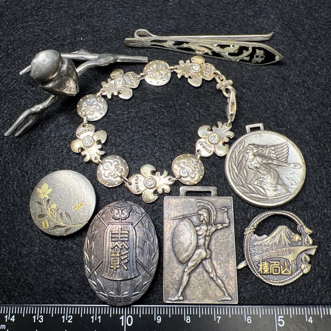銀細工帯留、アクセサリー、勲章など94g 東Y8-0206ア㊱