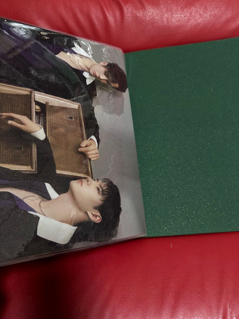 王一博ポスターカード　50枚　レア収納冊付き