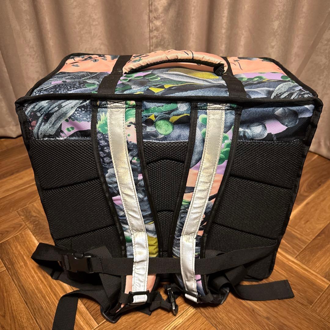 Uber Eats 配達用バッグ 海外デザインモデル