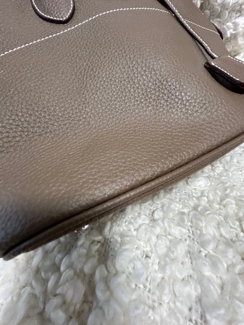 ワケアリ　本革　ノーブランド　エトープ　レディース　ハンドバック