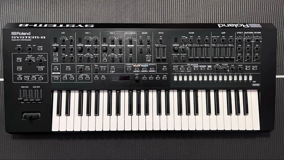 Roland SYSTEM-8 PLUG-OUT シンセサイザー