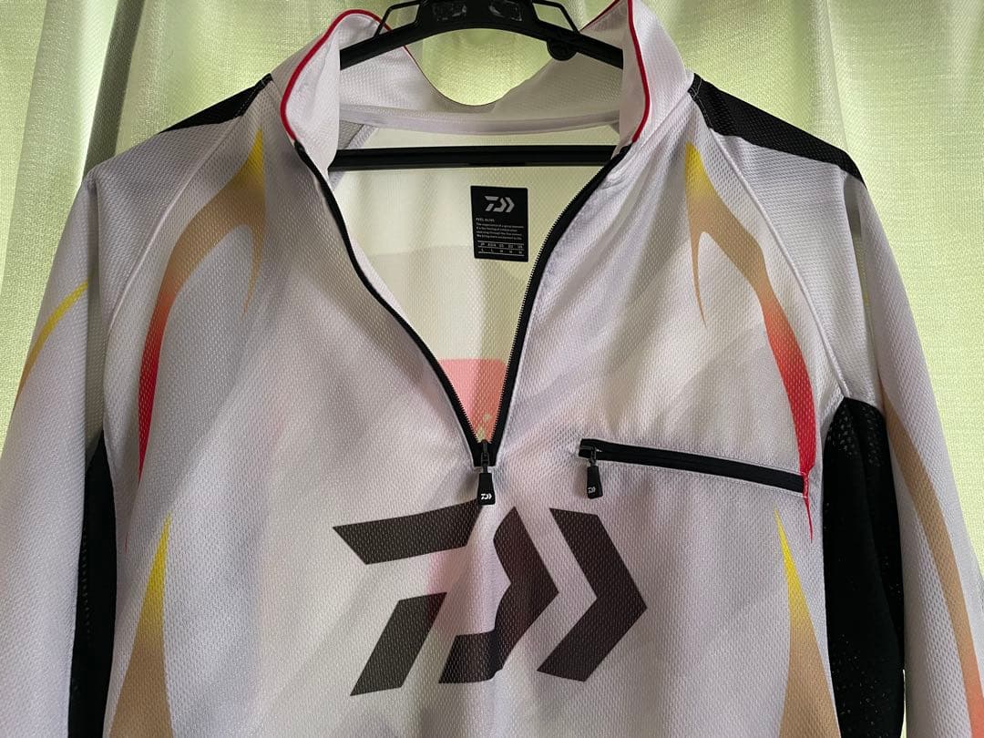 ダイワスペシャル　鮎長袖シャツＬサイズ