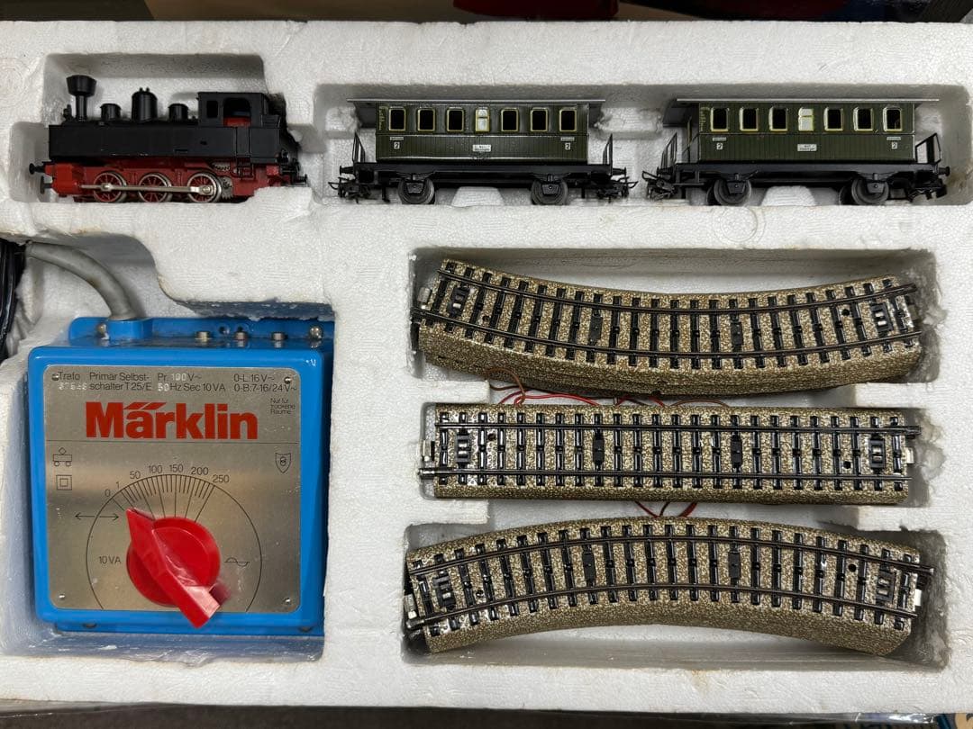 Märklin HOゲージ 機関車セットS＋線路セットE