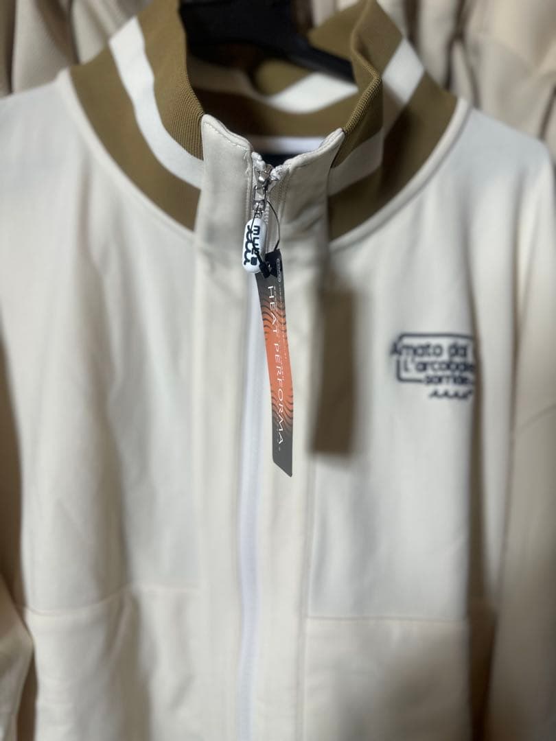 【未使用品】muta ムータ　ヒートパフォーマ ジップアップブルゾン