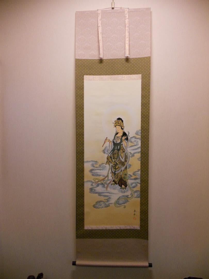 掛け軸 太田秀峰 聖観音 絹本 希少 軸装 茶道具 掛軸 美品 です。