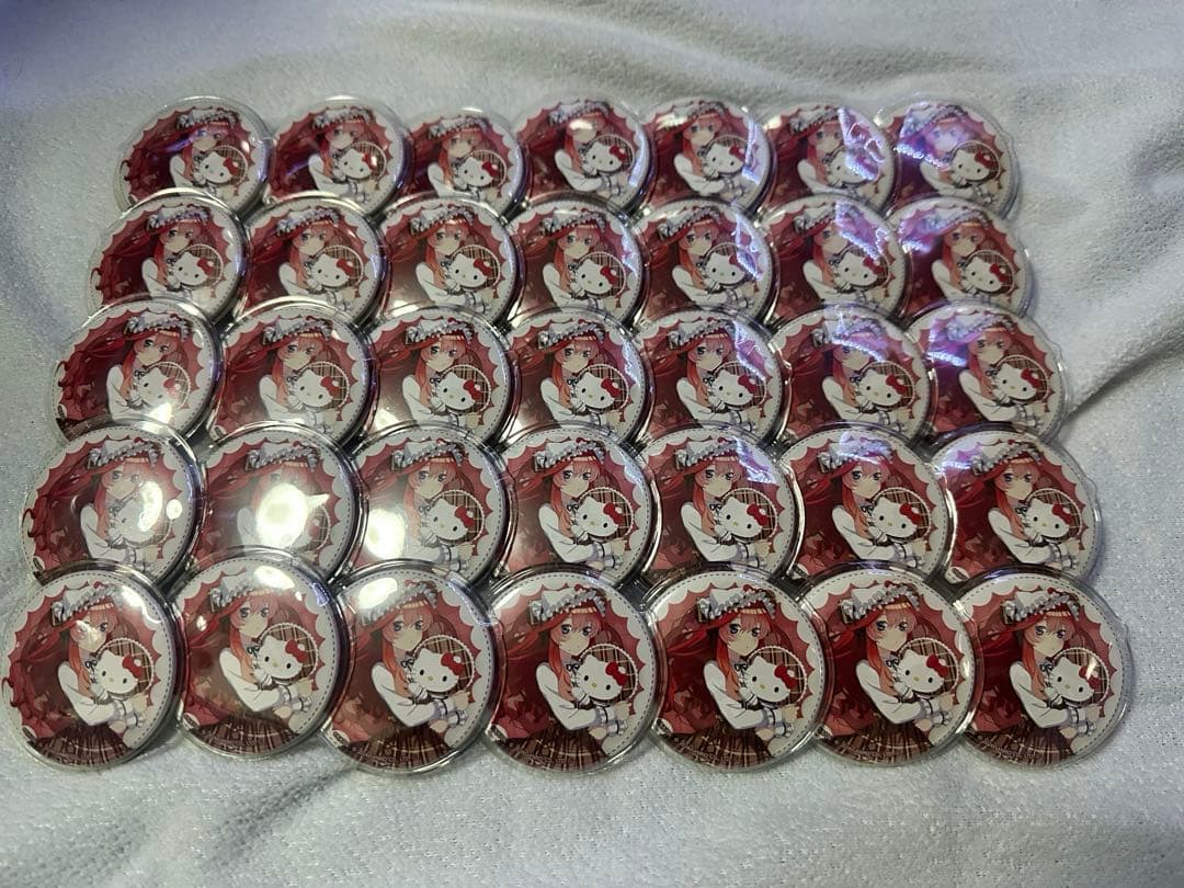 五等分の花嫁中野五月ハローキティ缶バッジ 48個