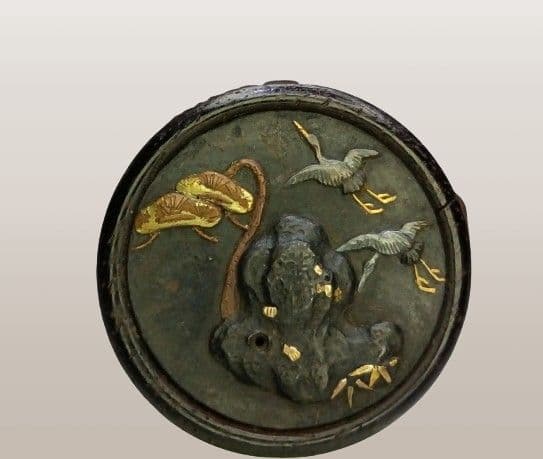 江戸時代 印籠 「雲龍図」 「鶴に松図」高肉彫 金工 鏡蓋 饅頭 根付 付属