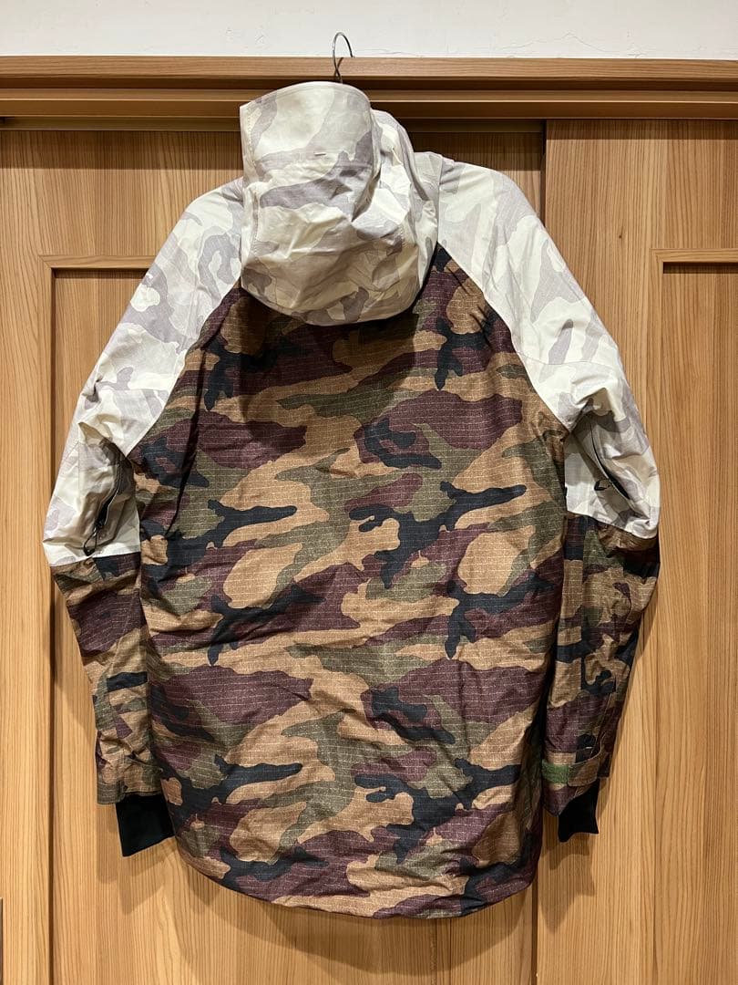 美品　686 GORE-TEX スノーボードジャケット Mサイズ　おまけ付き