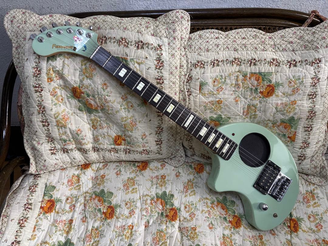 左利き用　FERNANDES ZO-3さんエレキギター ミントグリーン