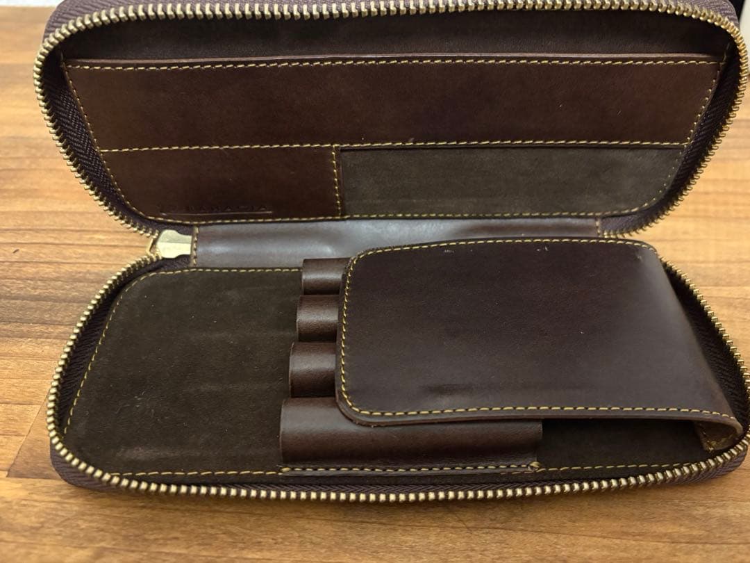 バハギア ペンケース ブラウン