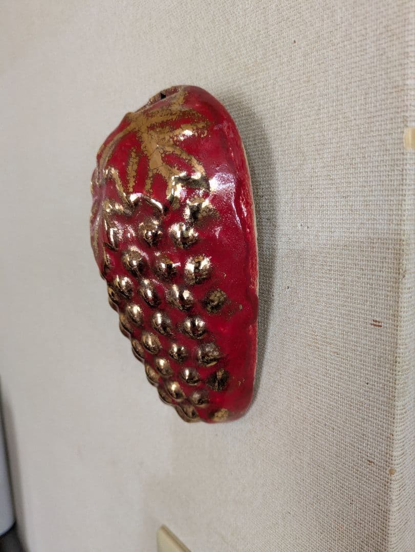 【真　作】上野焼、高鶴元作、『金彩葡萄型掛花入』、銘「元・GK」有、共布、共箱、