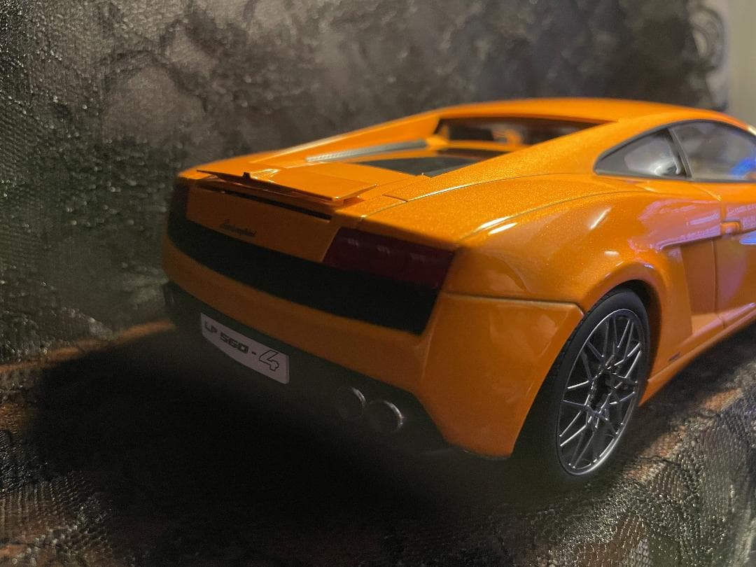 訳アリ美品オートアート1/18 ランボルギーニガヤルド LP560-4