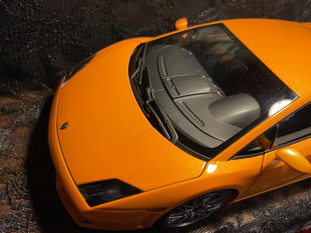 訳アリ美品オートアート1/18 ランボルギーニガヤルド LP560-4