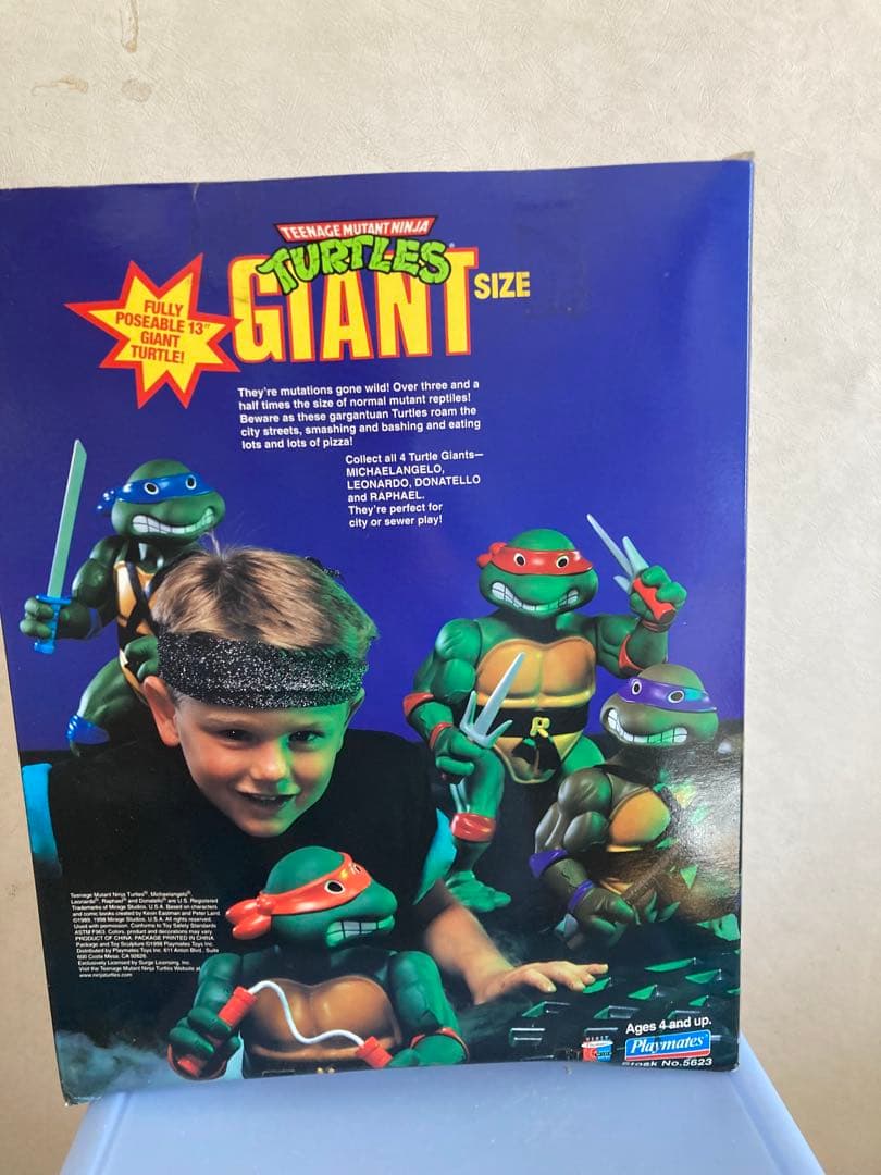 週末セール　タートルズ ジャイアントフィギュア ３体セット。