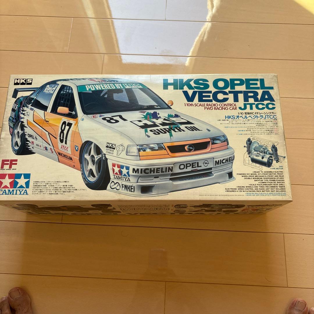 タミヤラジコン　オペルベクトラ　ＦＦ01 組み立て図とタイヤ無し　ビンテージ