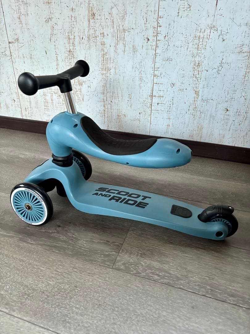 SCOOT AND RIDE 三輪車 ブルー　室内使用のみ