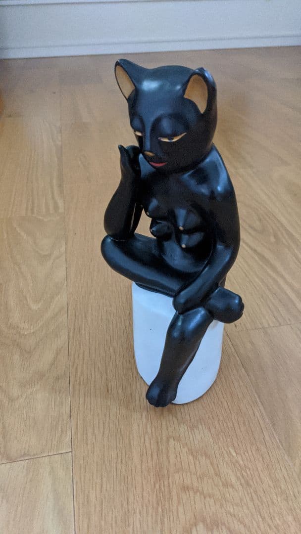 横尾忠則作、招き猫